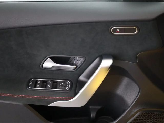 Mercedes-Benz A 180 AMG Line