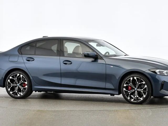 BMW 330 330e Sedan xDrive