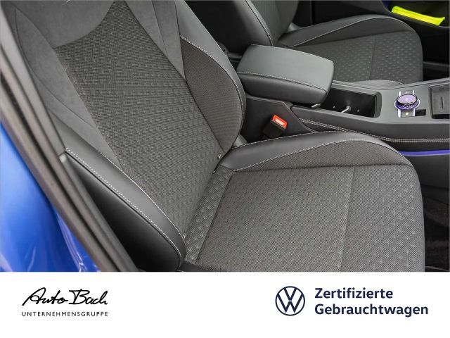 Volkswagen T-Roc 1.5 eTSI DSG R-Line