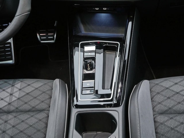 Volkswagen Golf 2.0 TDI R-Line