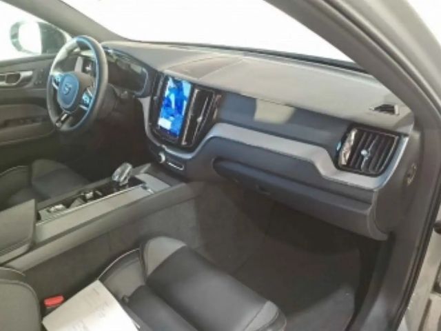 Volvo XC60 AWD Dark Plus