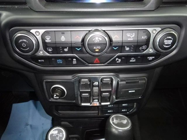 Jeep Wrangler Sahara