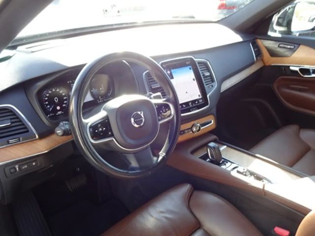 Volvo XC90 R-Design T8