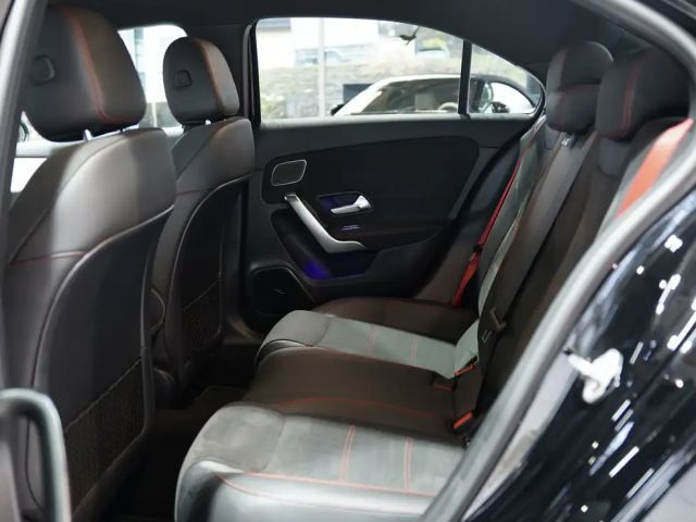 Mercedes-Benz A 35 AMG 4MATIC AMG Line