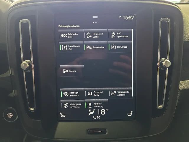 Volvo XC40 Core Momentum