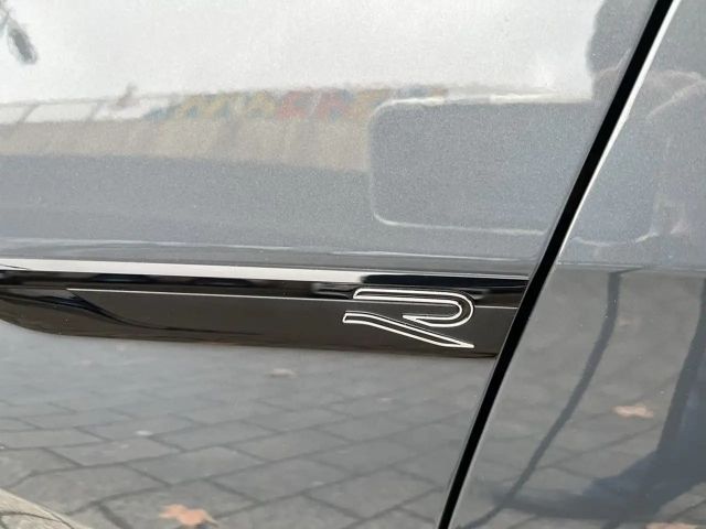Volkswagen Golf 1.5 eTSI DSG R-Line