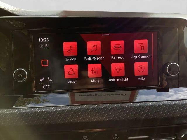 Volkswagen Golf 1.5 eTSI DSG R-Line Variant