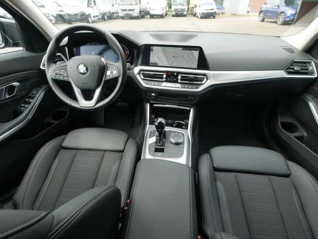 BMW 330 330i Sport Line Touring xDrive