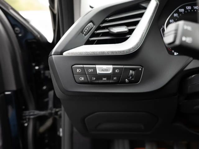 BMW 118 118i Sedan Sport Line