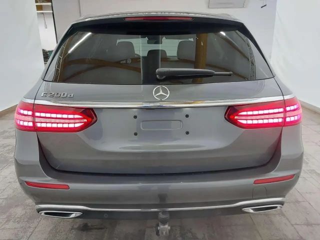 Mercedes-Benz E 200 AVANTGARDE E 200 d Estate