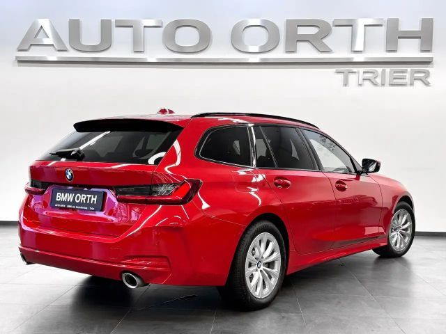 BMW 330 330i Touring xDrive