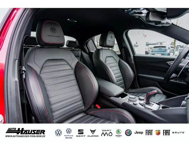 Alfa Romeo Giulia AT8 Q4 Turbo