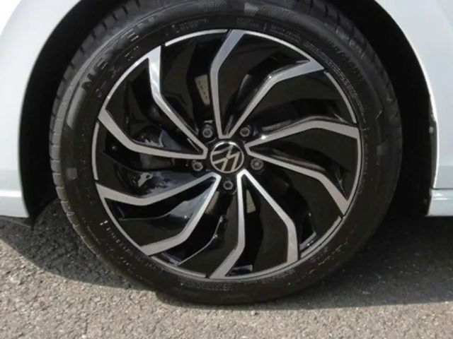 Volkswagen Golf 1.5 TSI Golf VIII