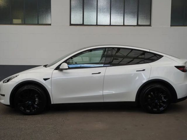 Tesla Model Y AWD Long Range