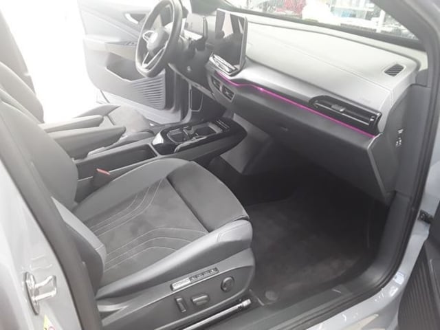 Volkswagen ID.4 286PS ACC.5J-G.WÄRMEPUMPE.AHK.AREA-VIEW.NAVI.PANO.LED