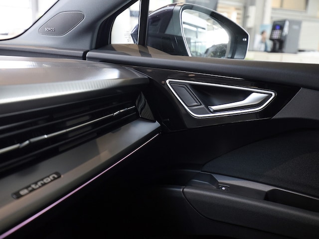 Audi Q4 e-tron SUV 45 e-tron Audi Q4 e-tron