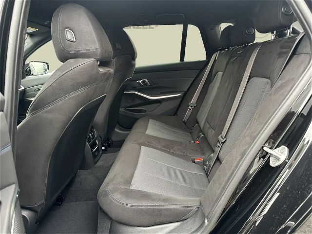 BMW 320 320d M-Sport Touring xDrive