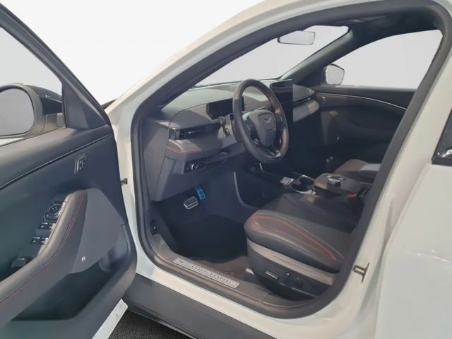 Ford Mustang Mach-E AWD Premium