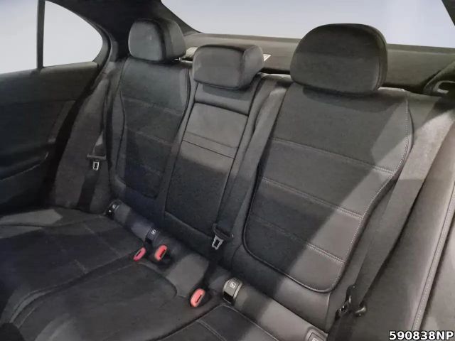 Mercedes-Benz C 180 AVANTGARDE Sedan