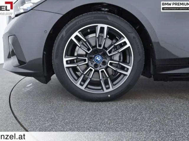 BMW i5 eDrive40