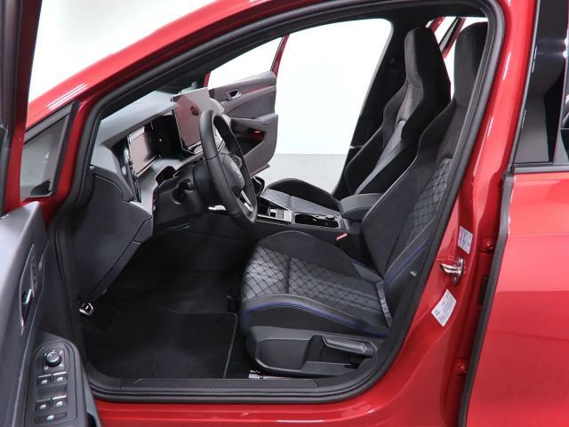 Volkswagen Golf 1.5 TSI R-Line Style