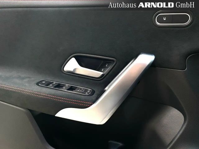 Mercedes-Benz CLA 200 AMG Line Shooting Brake