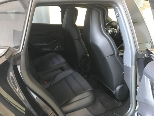 Porsche Taycan 4 Cross Turismo