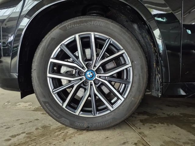 BMW iX1 xDrive30