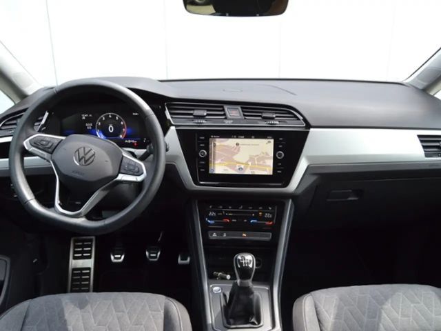Volkswagen Touran 1.5 TSI IQ.Drive Move