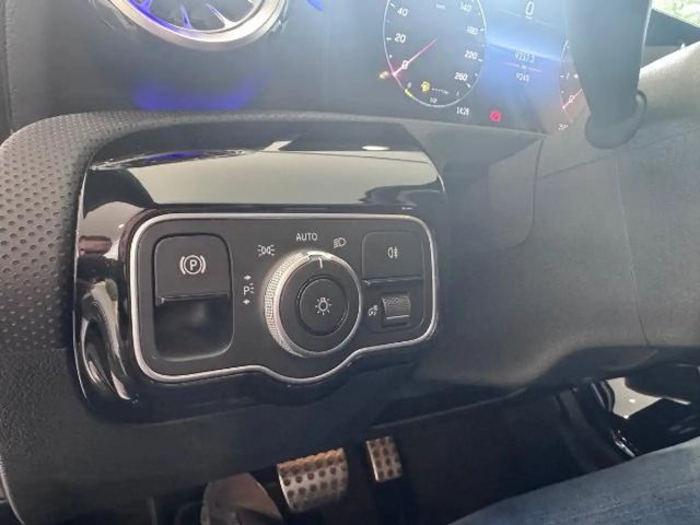 Mercedes-Benz A 200 AMG Line