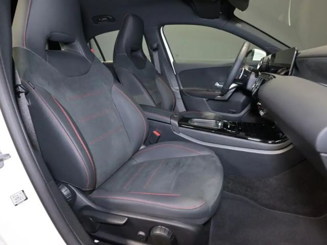 Mercedes-Benz A 250 4MATIC AMG Line