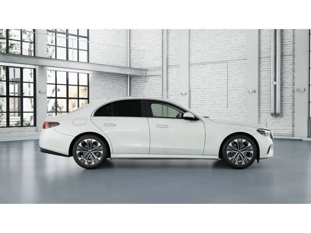 Mercedes-Benz E 200 AVANTGARDE Sedan