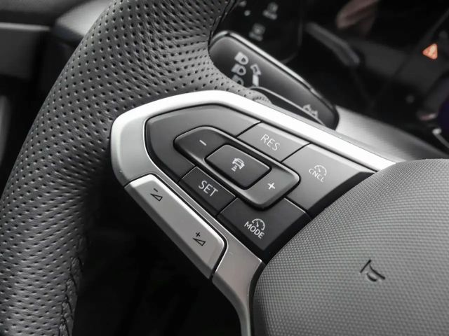 Volkswagen Golf R-Line Variant