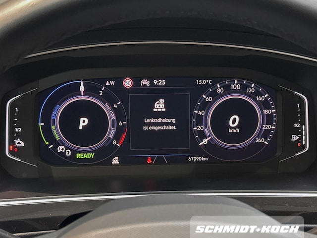 Volkswagen Tiguan Tiguan AHK schwenkb. Navi Lane Assist Sitzhzg.