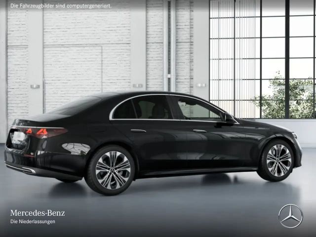 Mercedes-Benz E 200 AVANTGARDE Sedan