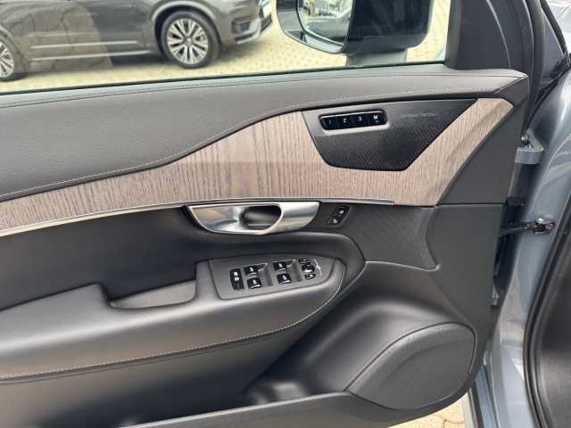 Volvo XC90 AWD Dark Plus Recharge T8