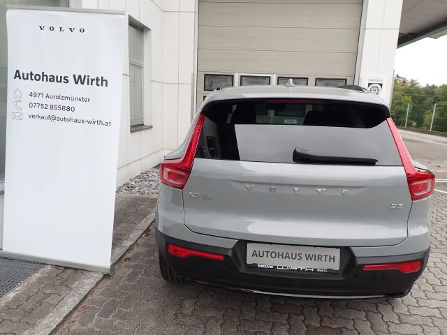 Volvo XC40 Dark Plus