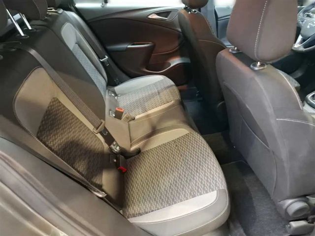 Opel Astra 1.5 Turbo Edition Sports Tourer