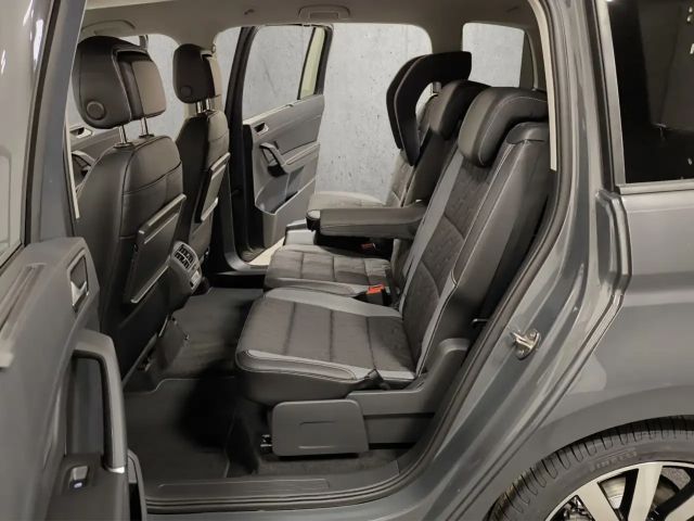 Volkswagen Touran 1.5 TSI DSG R-Line