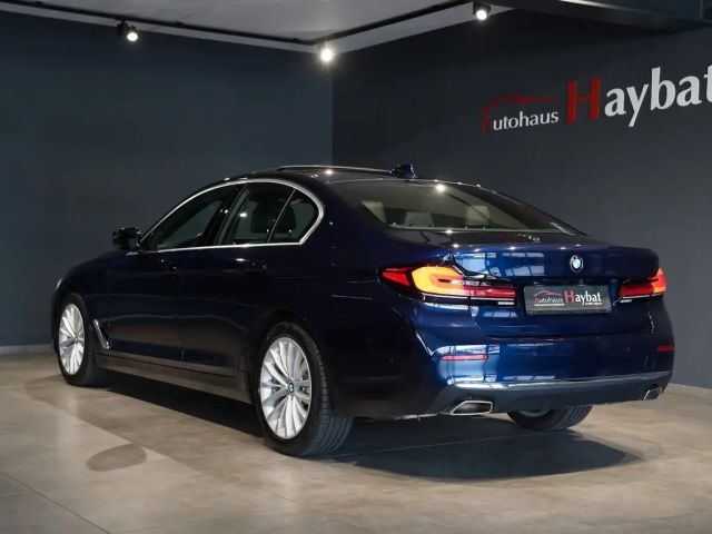 BMW 540 540i Luxury Line Sedan xDrive