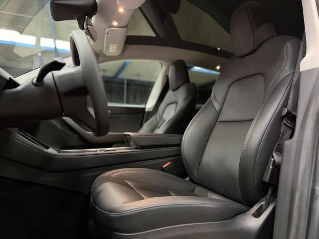 Tesla Model Y AWD Long Range