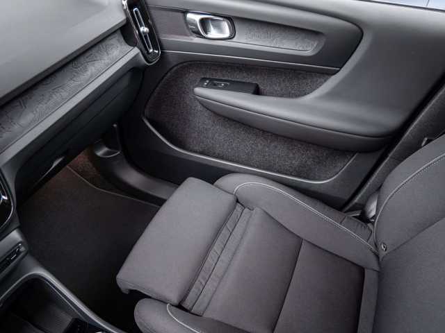 Volvo XC40 AWD Core Recharge Twin Engine