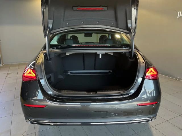 Mercedes-Benz E 220 AVANTGARDE E 220 d Sedan