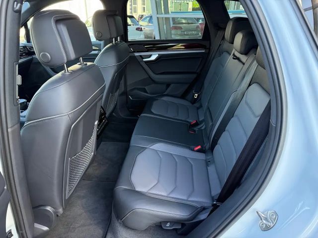 Volkswagen Touareg 4Motion R-Line