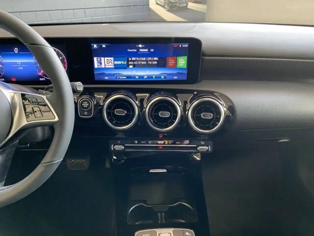 Mercedes-Benz A 200 Progressive