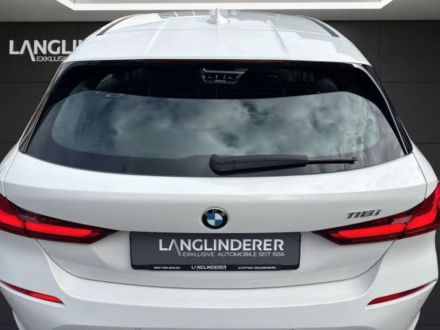 BMW 116 116i Advantage pakket Sedan