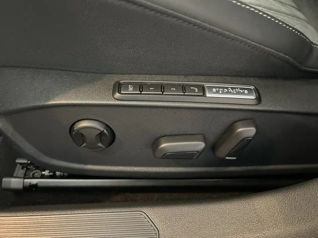 Volkswagen Golf DSG Life