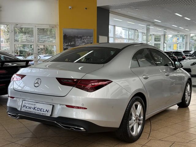 Mercedes-Benz CLA 180 Sedan Urban