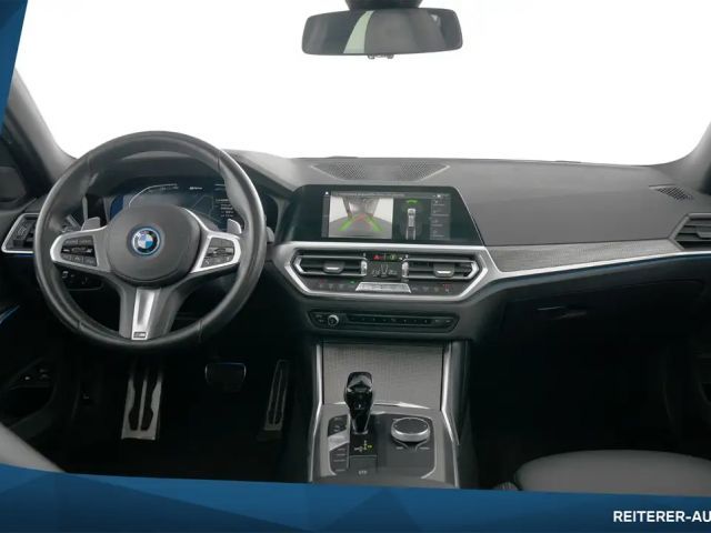 BMW 330 330e M-Sport xDrive