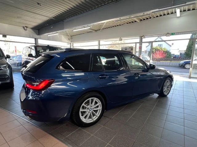 BMW 320 320d Touring xDrive